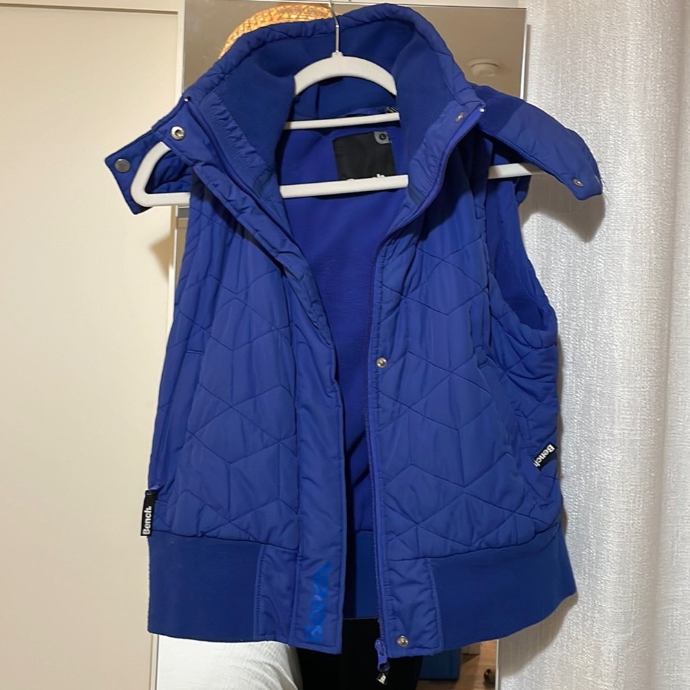 Bench fleece vest- large in blue